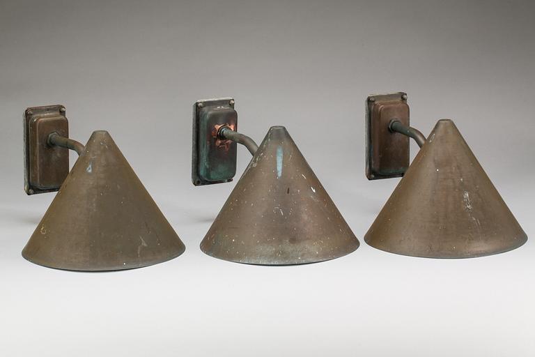 VÄGGLAMPOR, 3 st, "Tratten", Hans Agne Jakobsson, Markaryd, 1900-talets andra hälft.