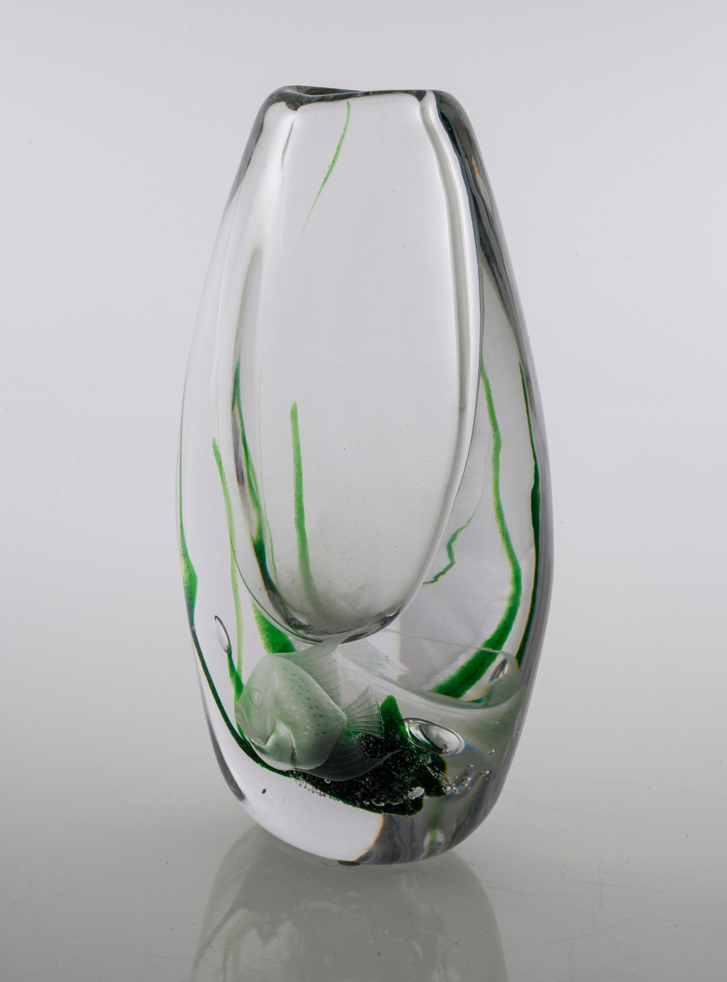 VICKE LINDSTRAND, a glass vase, from the latter half of the 20th century.