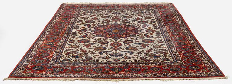 A semi-antique Isfahan carpet, central Persia, c. 314 x 197 cm.