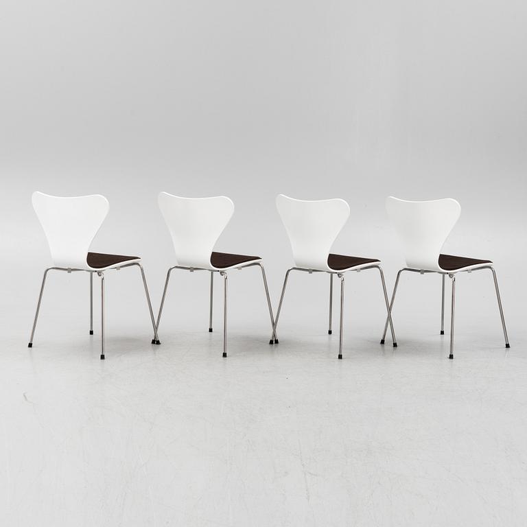 Arne Jacobsen, stolar 4 st, "Sjuan", Fritz Hansen, 2013.