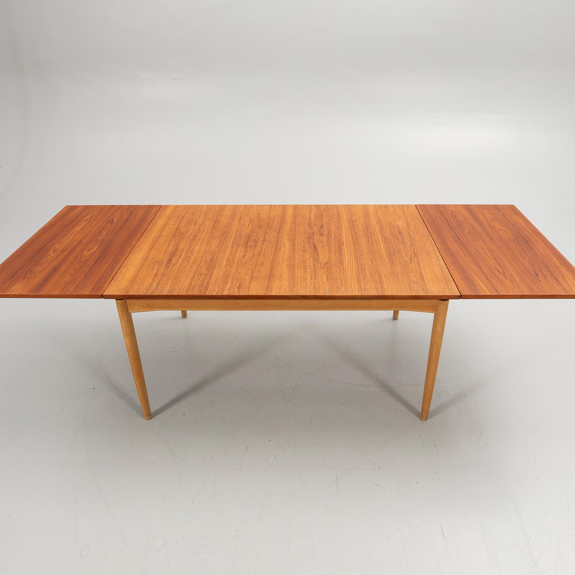 Børge Mogensen, dining table, "Öresund", model 178, mid-20th century.
