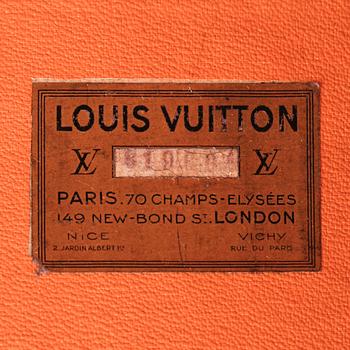 LOUIS VUITTON, koffert/resegarderob, sekelskiftet 1800/1900.