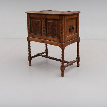 BESTICKSCHATULL,  troligen 1700-tal.