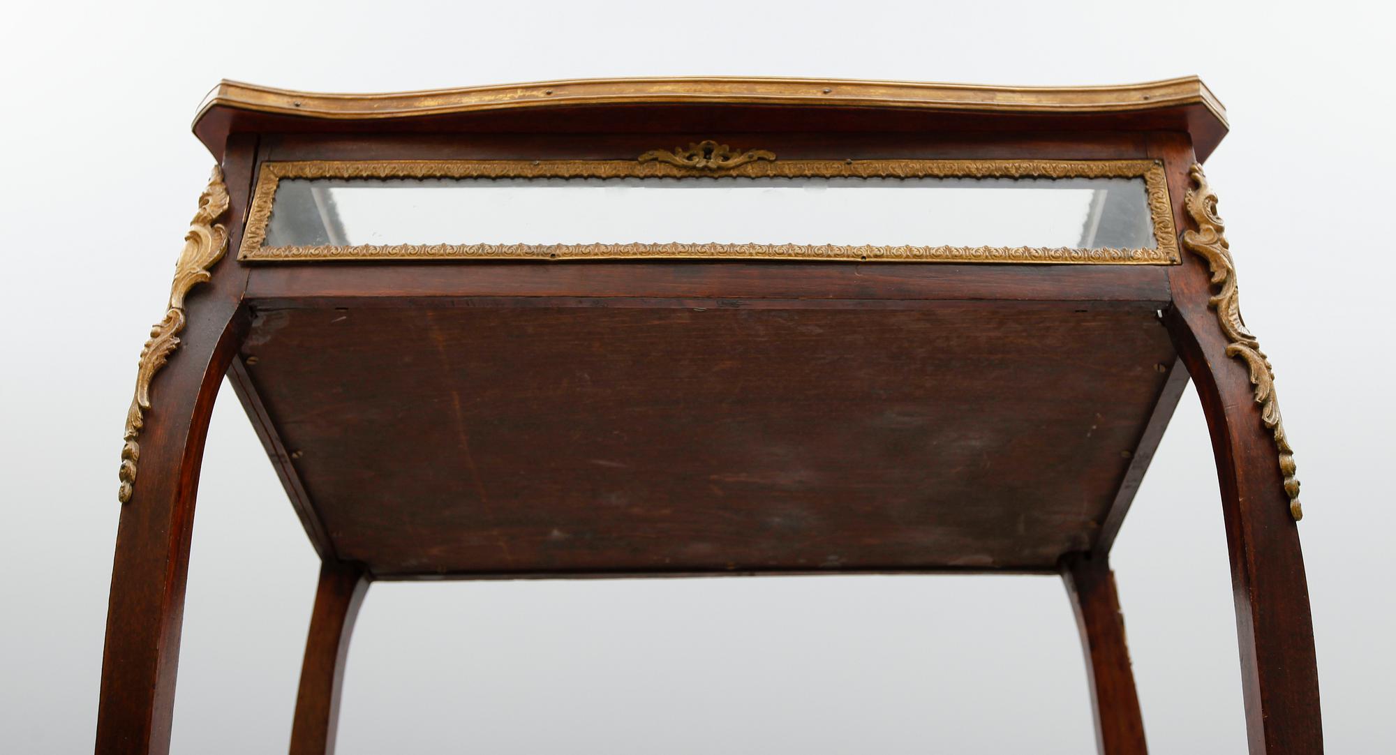 MONTERBORD, Louis XVI-stil, 1800-tal.