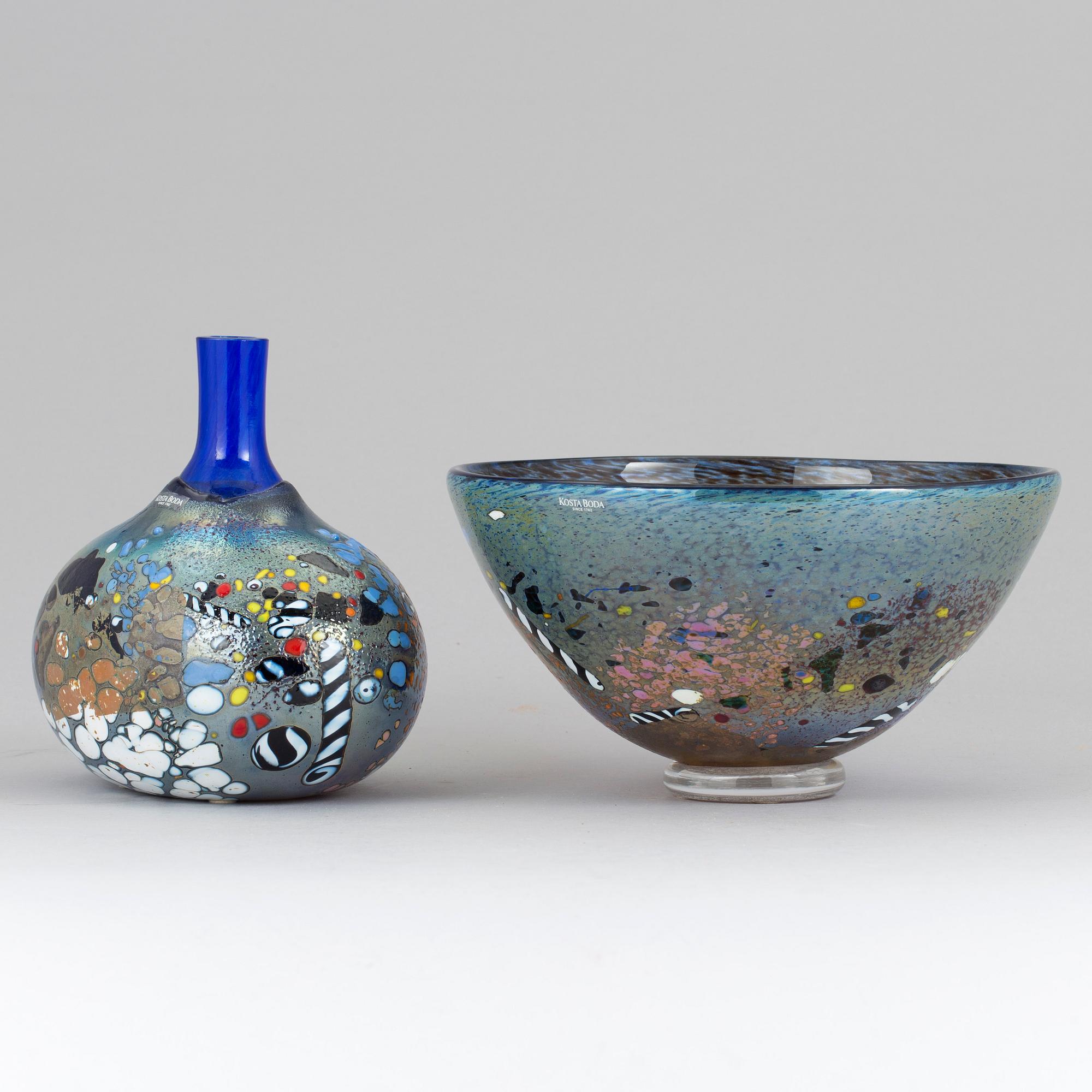 BERTIL VALLIEN, a vase and bowl, Kosta Boda Atelier. Signed.