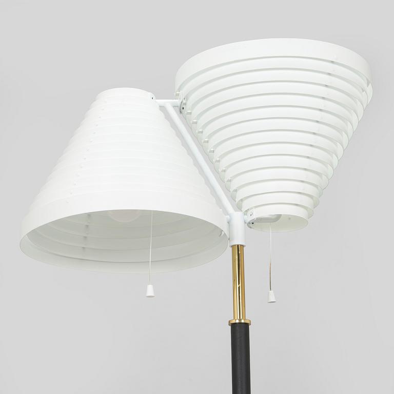 Alvar Aalto, lattiavalaisin, malli A810, Artek, 1900-luvun loppu.