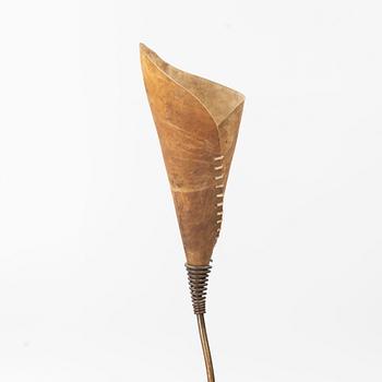 Contemporary floor lamp.