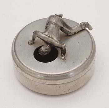 MANSCHETTKNAPPSASK, tenn, "Originell", Widerholm & Dahlberg, Eskilstuna, 1930/40-tal.