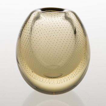 GUNNEL NYMAN, VASE. Veil, GN 17. Signed G. Nyman, Nuutajärvi, 1950s.