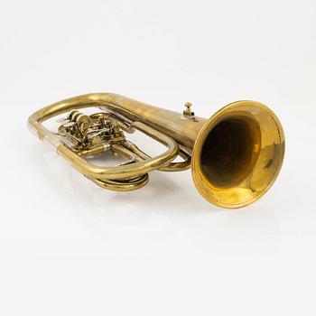 A brass horn, first part of the 20th Century.