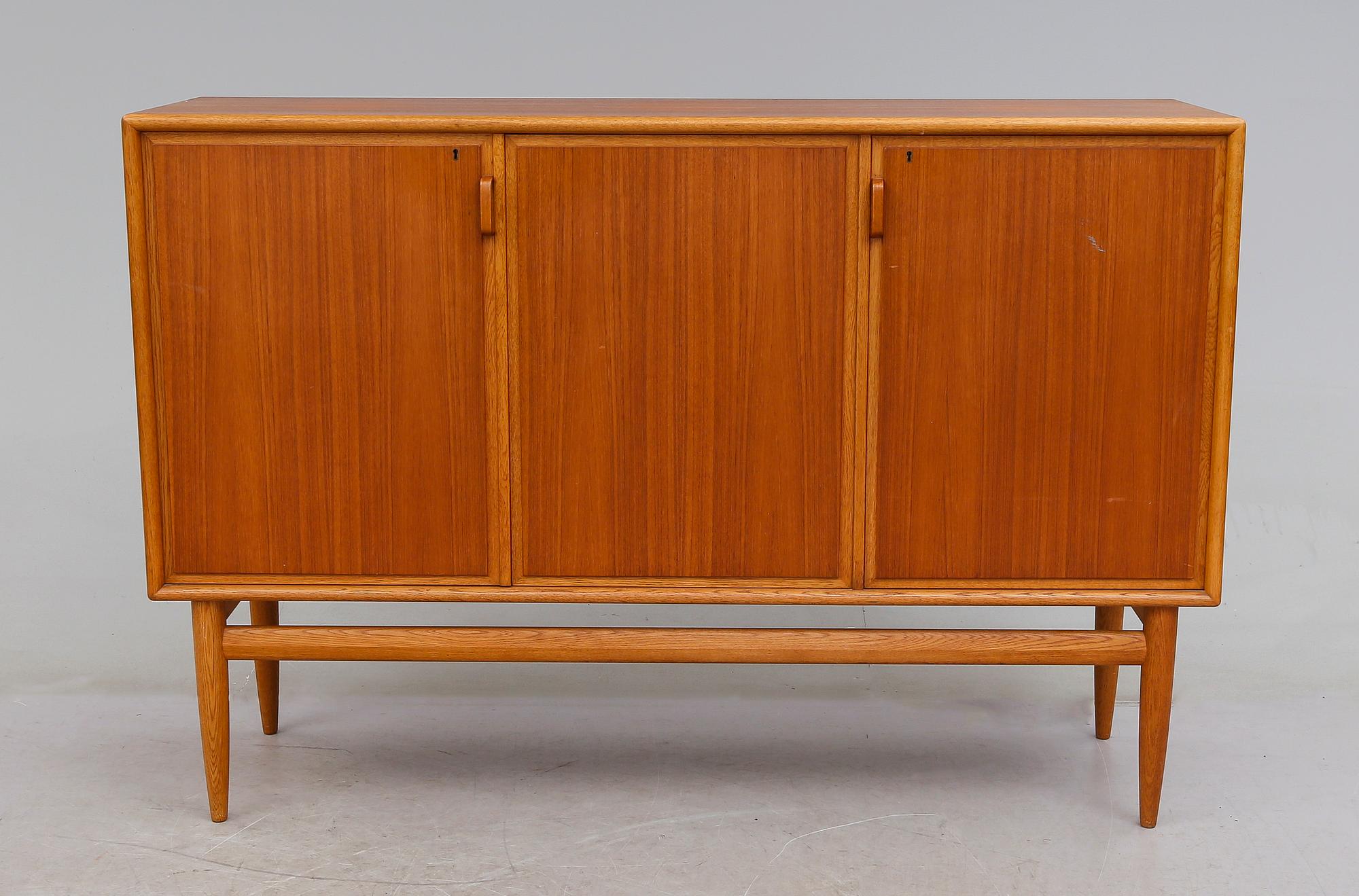 SIDEBOARD, Bertil Fridhagen, Bodafors, 1900-talets andra hälft.