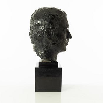 Gudmar Olovson, sculpture. Signed. Numbered. Foundry mark. Bronze, total height 53 cm, length 27 cm.