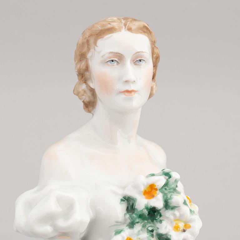 A porcelain ballerina figurine, Lomonosov, 1963.