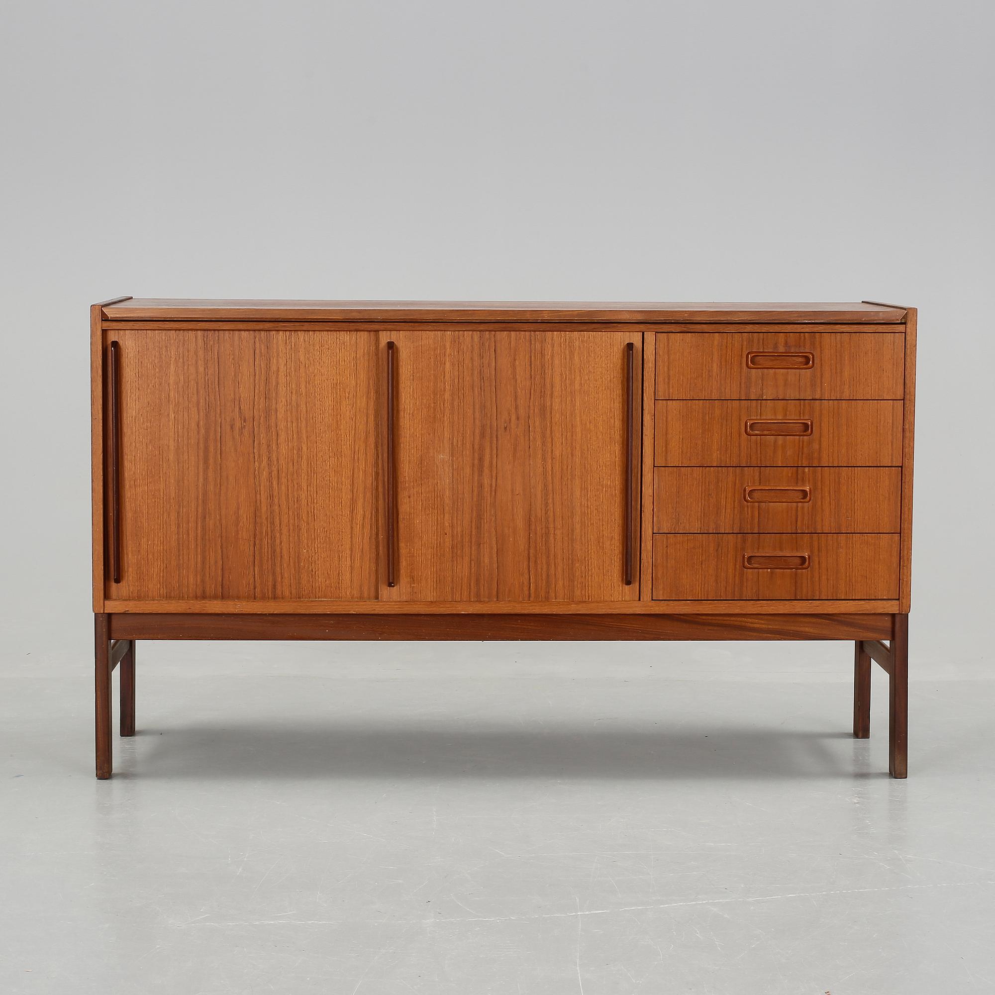 SIDEBOARD, teak, 1950-tal.