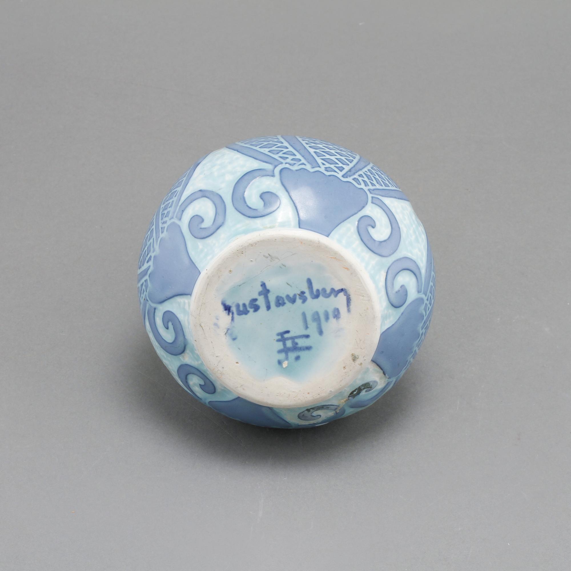 VAS, stengods, Josef Ekberg, Gustafsberg, signerad och daterad 1919?.