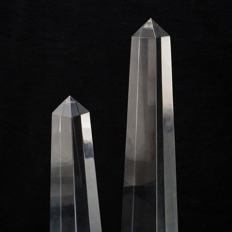 JAN JOHANSSON, two obelisks, glass, Orrefors.