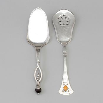 Two Danish Art Nouveau silver cake and fish servers, maker's mark Grann & Laglye, 1918 and Mogens Ballins Eftr.,