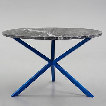 Per Söderberg, matbord, "NEB Round Dining Table", limiterad utgåva för Artilleriet, No Early Birds, Stockholm, 2022.