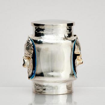 Lars Arby, a sterling silver and enamel box with lid, Gothenburg, Sweden 1975.