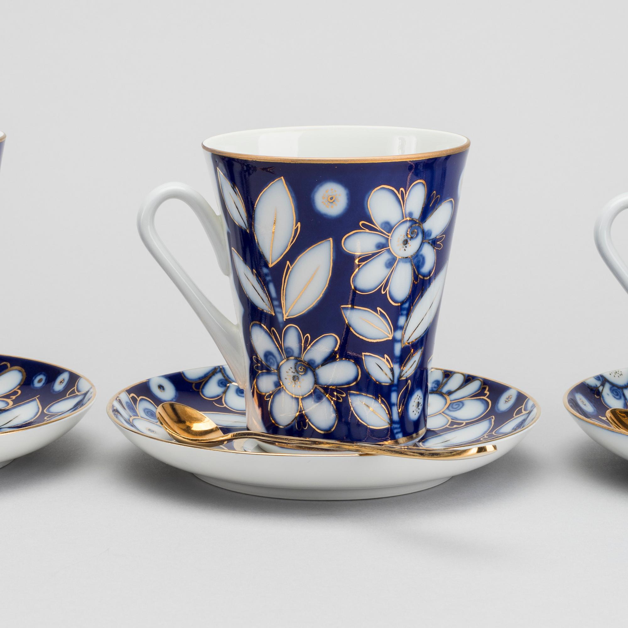A SET OF FOUR PORCELAIN TEA CUPS FROM LOMONOSOV RUSSIA/USSR.
