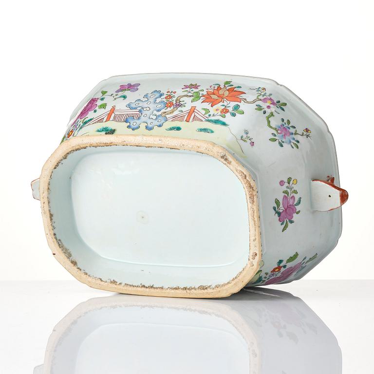 A famille rose tureen with cover, Qing dynasty, Qianlong (1736-95).