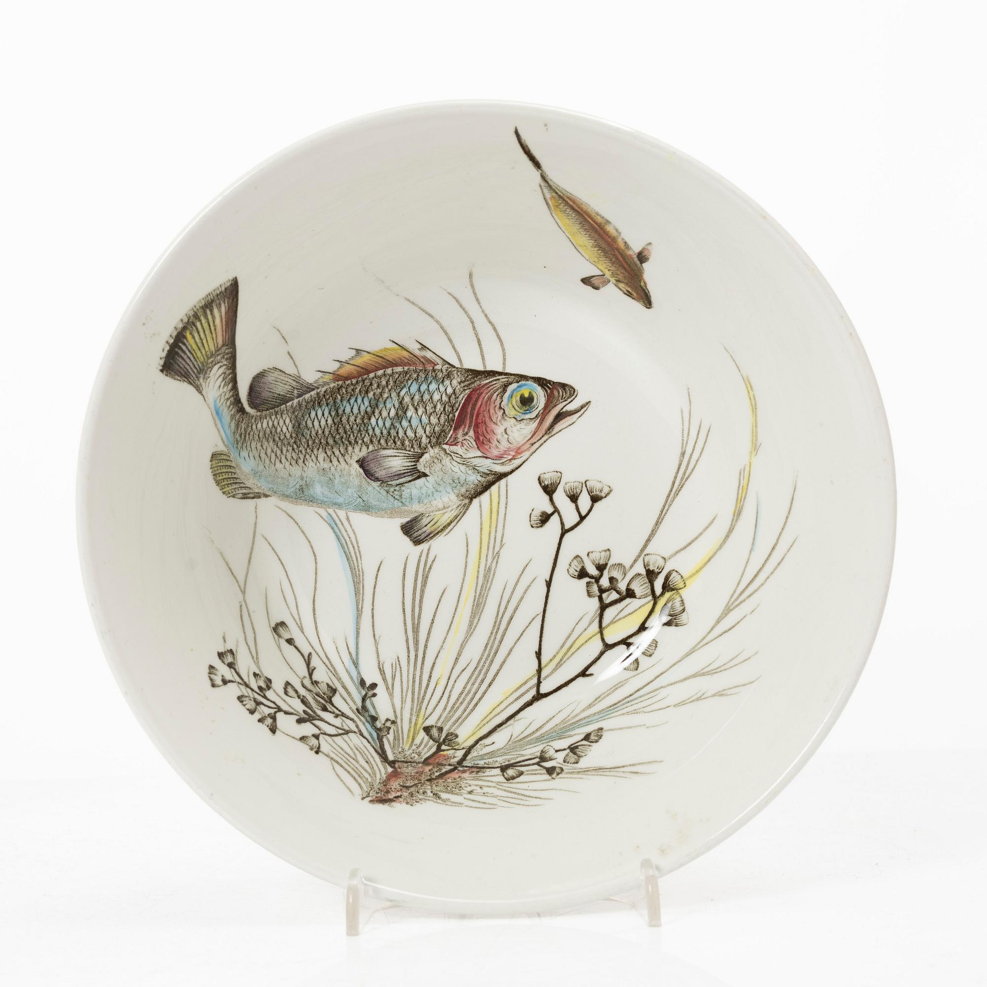 A 20-piece 'Fish' creamware serivice, Johnson Bros, England.