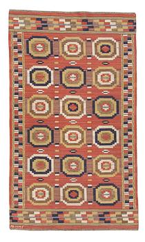 242. Märta Måås-Fjetterström, matto, "Röda åttan", flat weave, ca 255-257 x 149-150,5 cm, signed AB MMF.