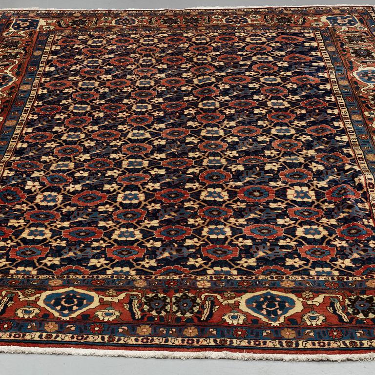 A semi-antique Veramin 337 x 224 cm.