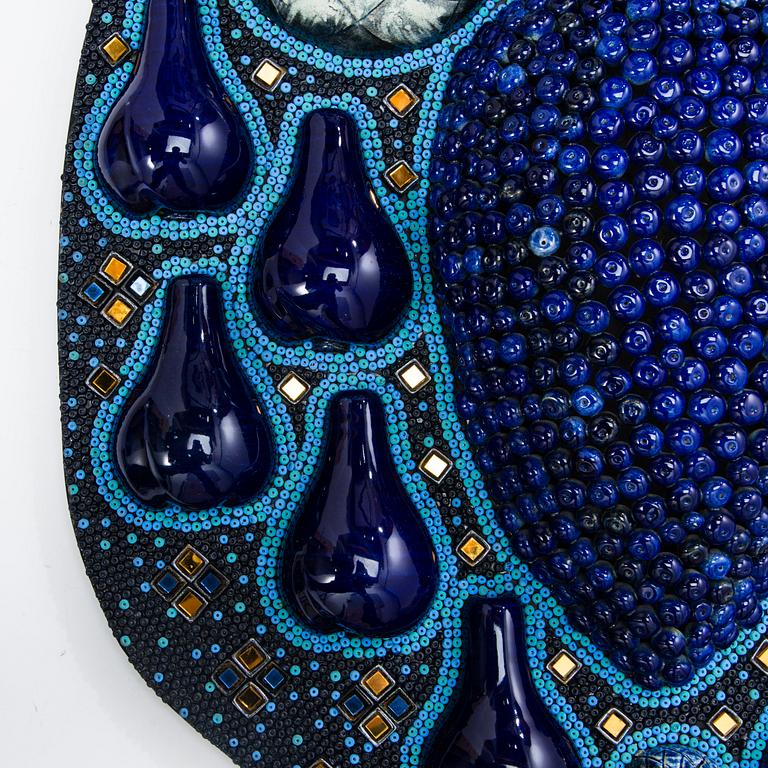 BIRGER KAIPIAINEN, relief, kivitavara, signeerattu Kaipiainen Arabia.