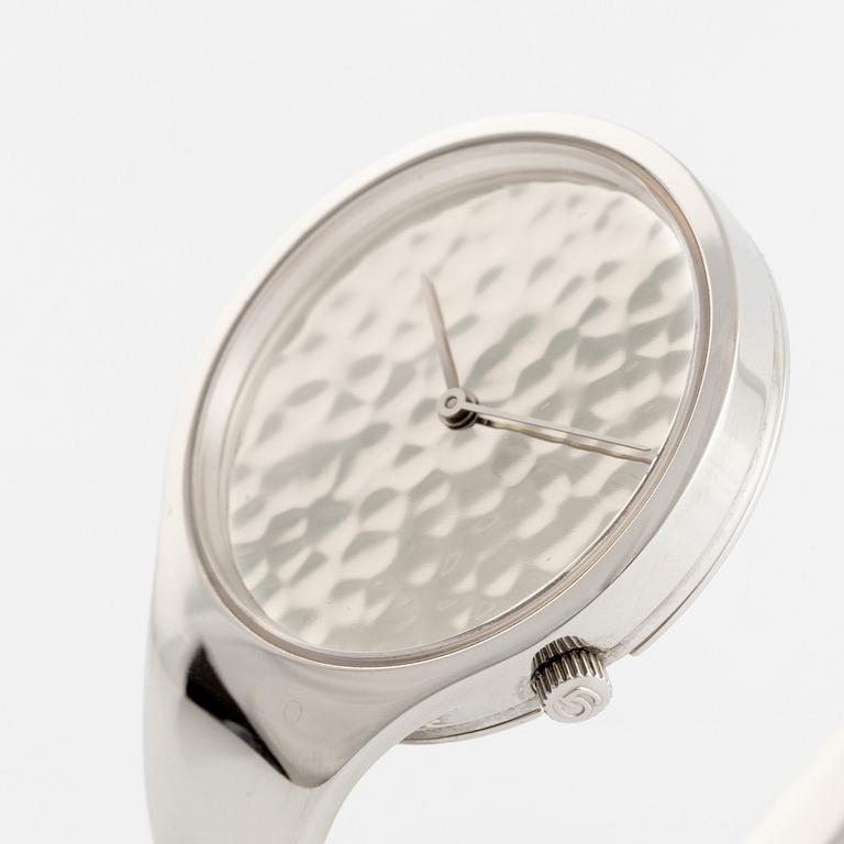 Georg Jensen, Vivianna, "Hammered Sterling Silver Dial", design Torun Bülow-Hübe, wristwatch, 33 mm.