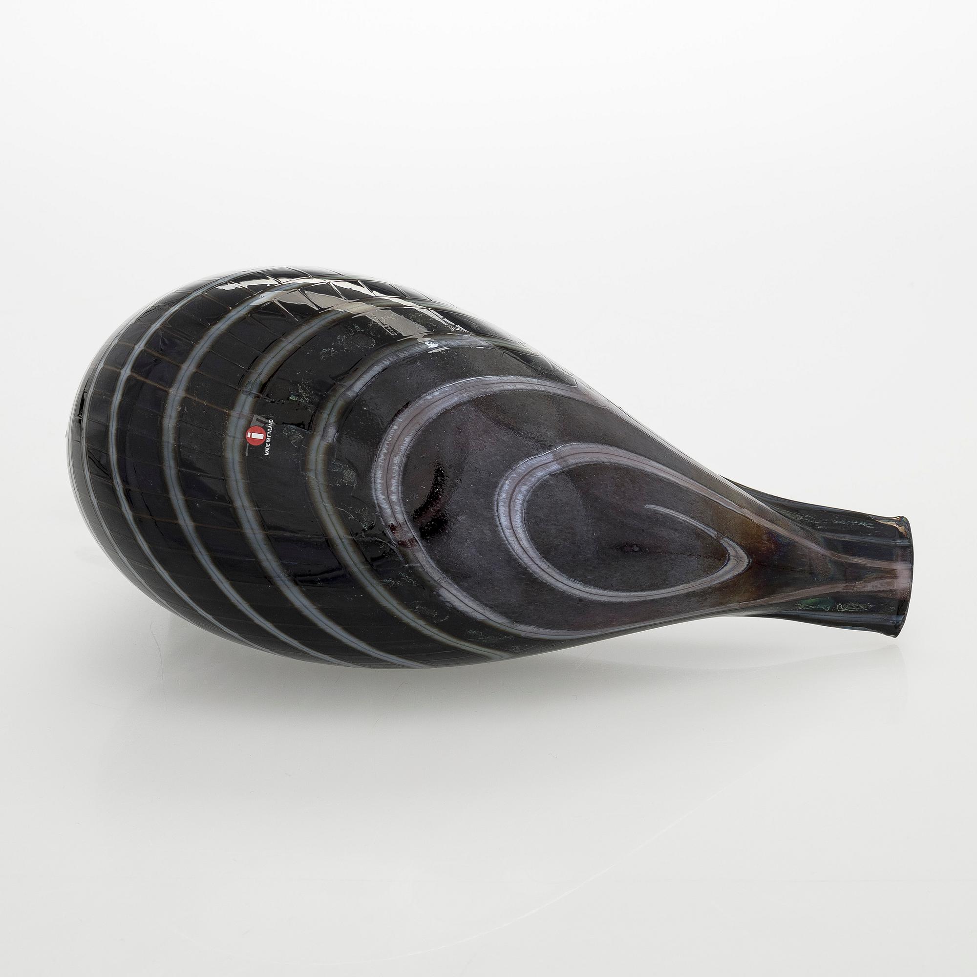 Oiva Toikka, glasfågel, signerad Oiva Toikka Nuutajärvi Notsjö, numrerad 926/5000.