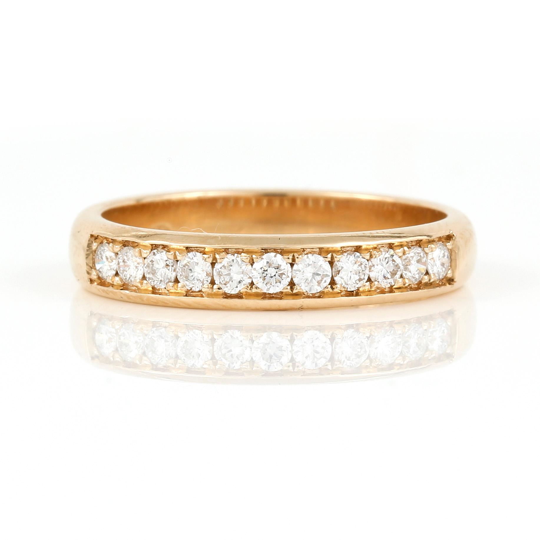 RING, 14K guld med briljantslipade diamanter tot ca 0,30 ct. Vikt 3,62 gram.