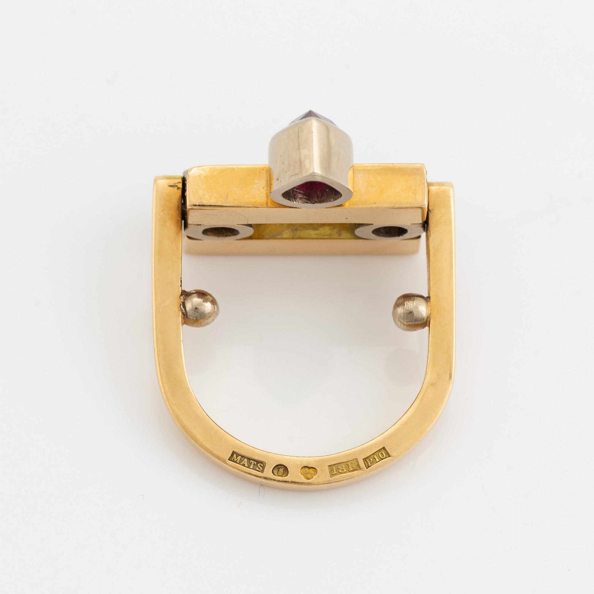 Mats Eskils, ring, Stockholm 1989, 18K rödguld, turmalin och rubiner.