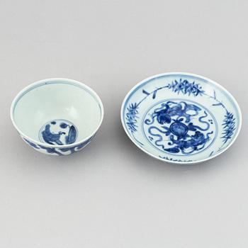 A blue and white dish and bowl, Ming dynasty (1368-1644).