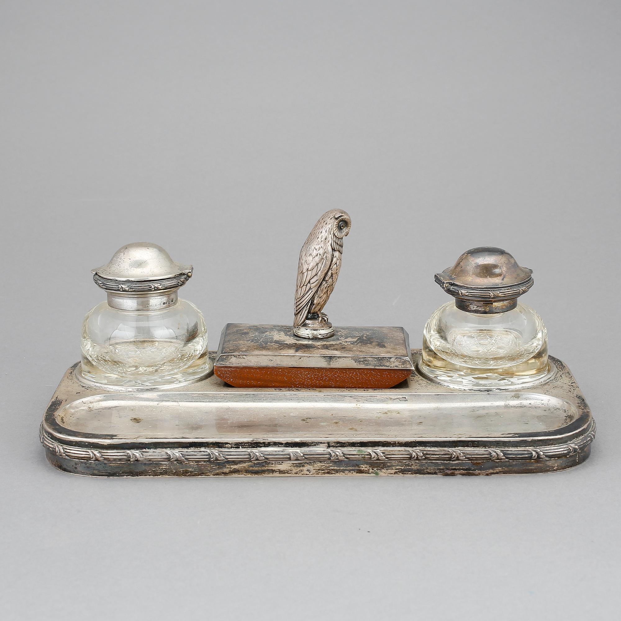 SKRIVBORDSUPPSATS, 4 delar, silver och glas, jugend, CG Hallberg, Stockholm, 1903.