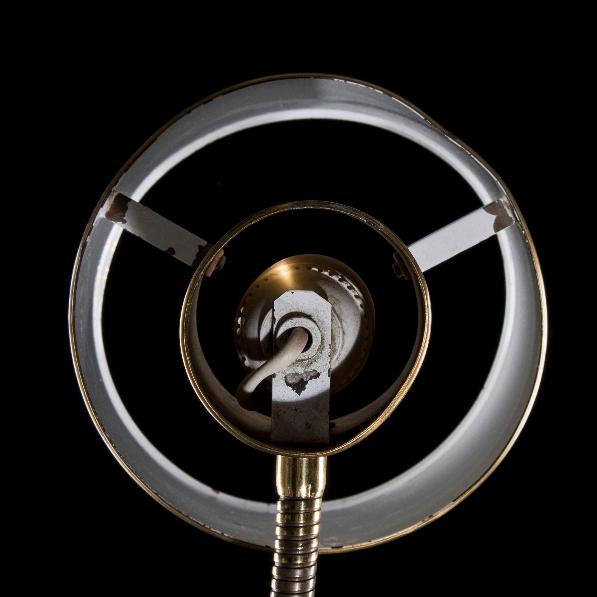 GOLVLAMPA, stämplad Venhola, 1900-talets slut.