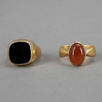 RINGAR, 7 st, guld, varav 2 med stenar, tot vikt 40 gram, mestadels 18 k.