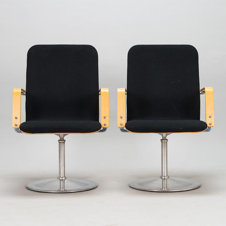 Yrjö Kukkapuro, a pair of 1970s/80s chairs for Avarte.