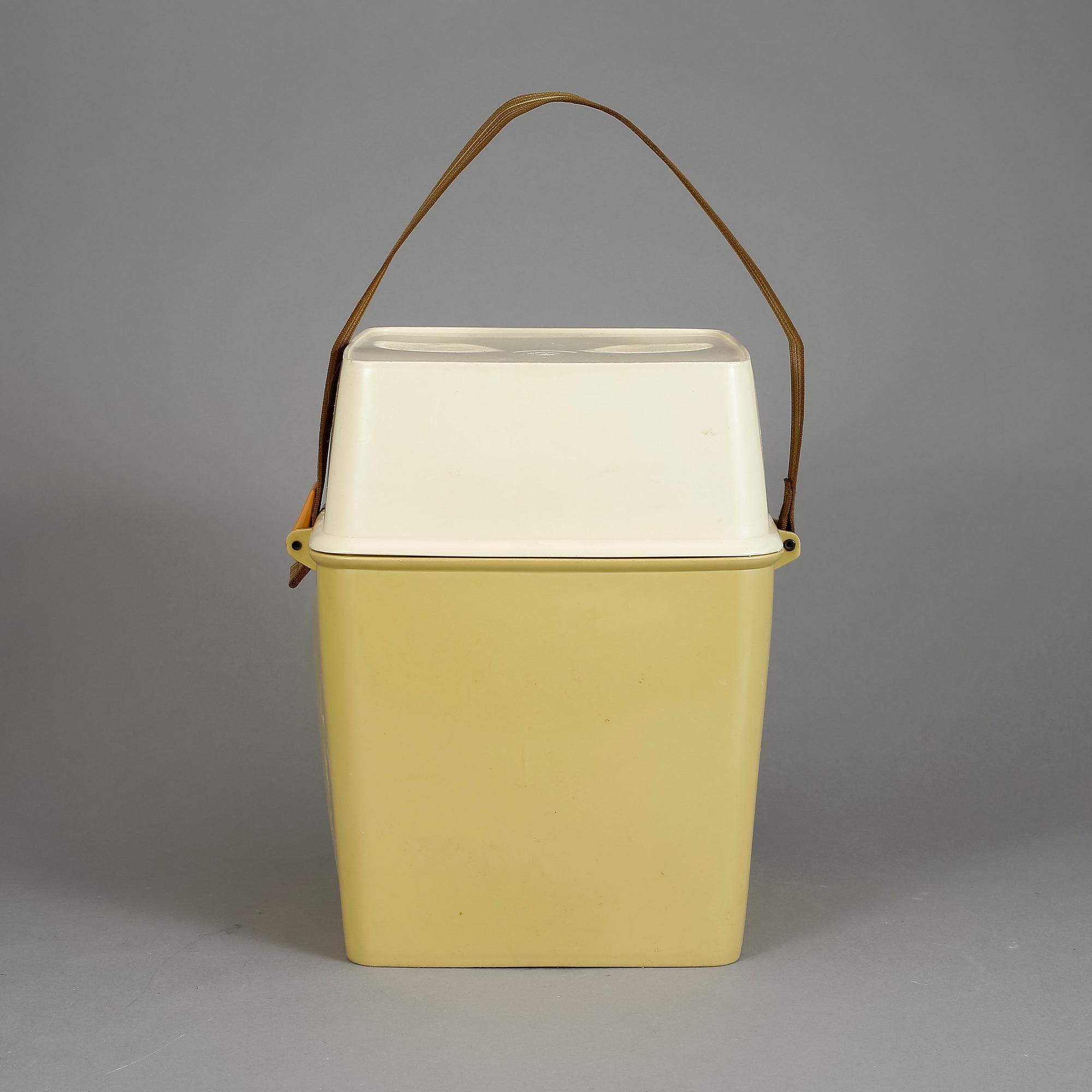 PICKNICKSET, "Taffel Friluftsservis", Sigvard Bernadotte för Husqvarna. Formgiven 1959.