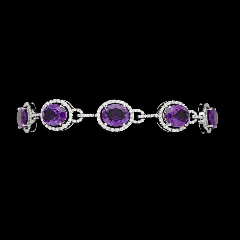 An amethyst and brilliant cut diamond bracelet, tot. 1.64 cts.