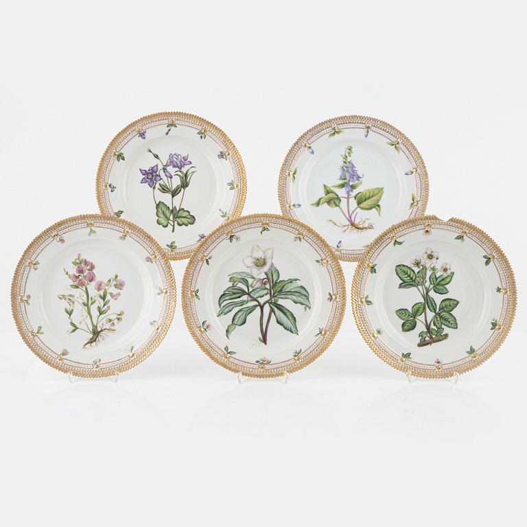Tallrikar, 10 st, porslin, "Flora Danica" (Hausmålerai), Royal Copenhagen, Danmark.