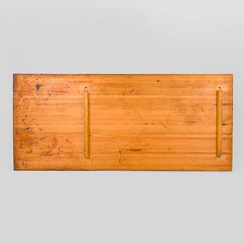 Olavi Hänninen, matbord för HMN Huonekalu Mikko Nupponen, Lahtis, 1960-tal.
