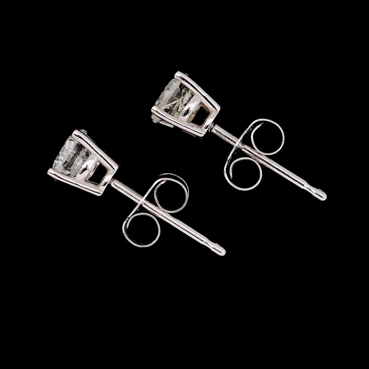 ÖRHÄNGEN, 1 par, 14K vitguld och diamanter tot ca 0.50 ct.