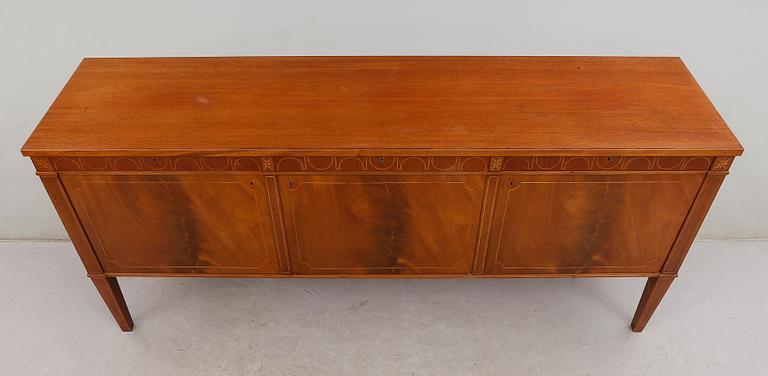 SIDEBOARD, 1900-talets första hälft.