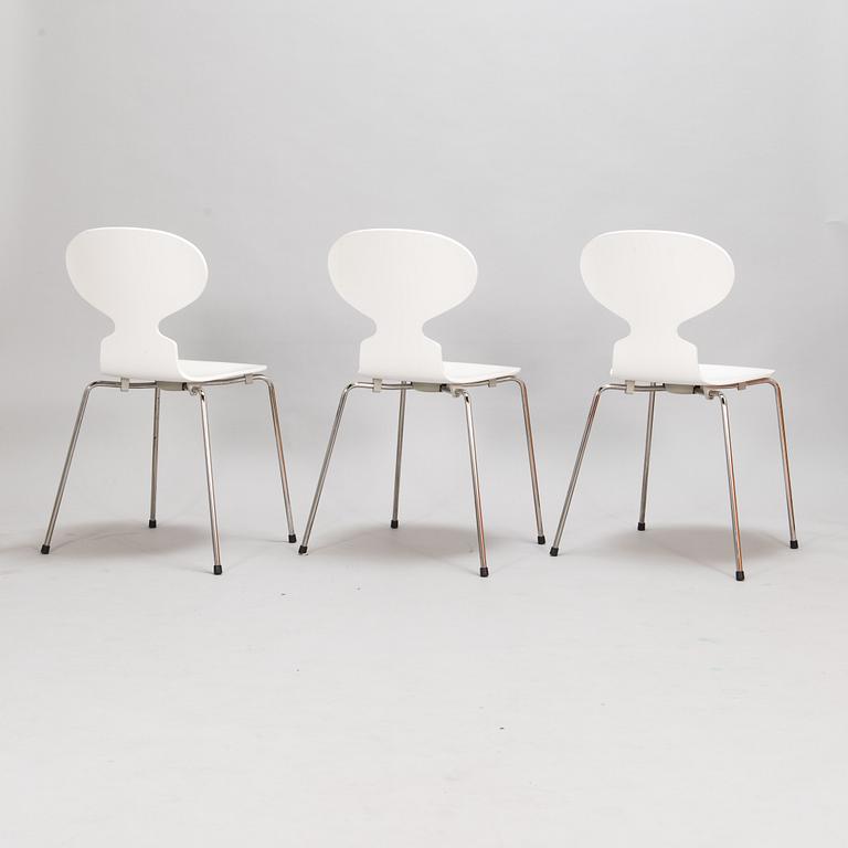 Arne Jacobsen, tuoleja, 3 kpl, "Myran",Fritz Hansen 2008.