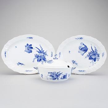 MATSERVIS, 116 delar, porslin, "Blå blomst", Royal Copenhagen.