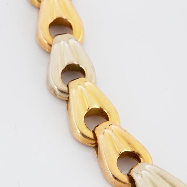 18K gold necklace.