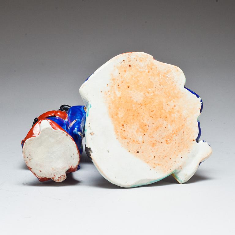 FIGURINER, 2 st, porslin. Japan, 1900-tal.