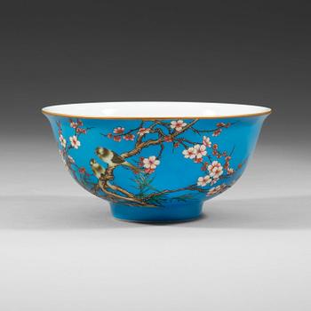 323. A Chinese bowl, presumably Republic, 20th Century.