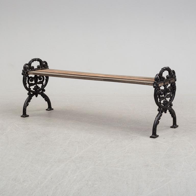TRÄDGÅRDSBÄNK, 1900-talets andra hälft.